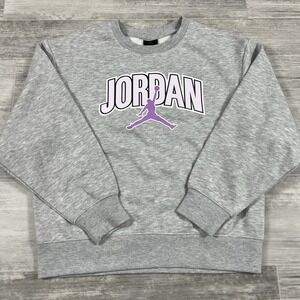 Youth Nike Jordan Logo Girls‎ Large Light Gray Crewneck Sweatshirt NWT. MSRP $50